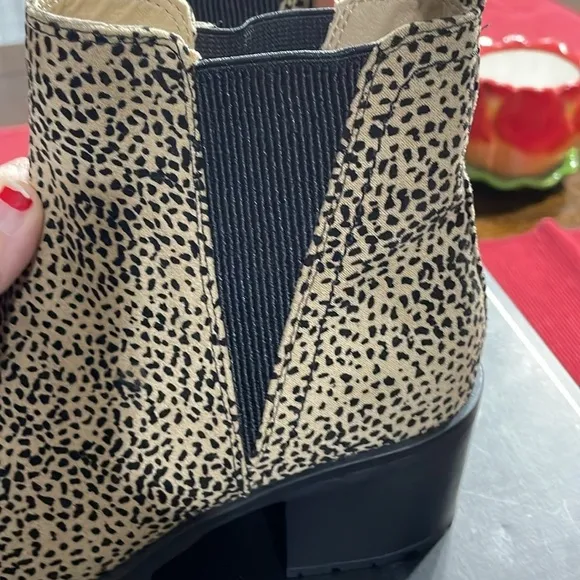 Mia Lauren- F Che Boots, 6.5, NIB