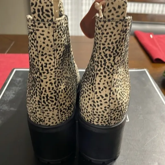 Mia Lauren- F Che Boots, 6.5, NIB