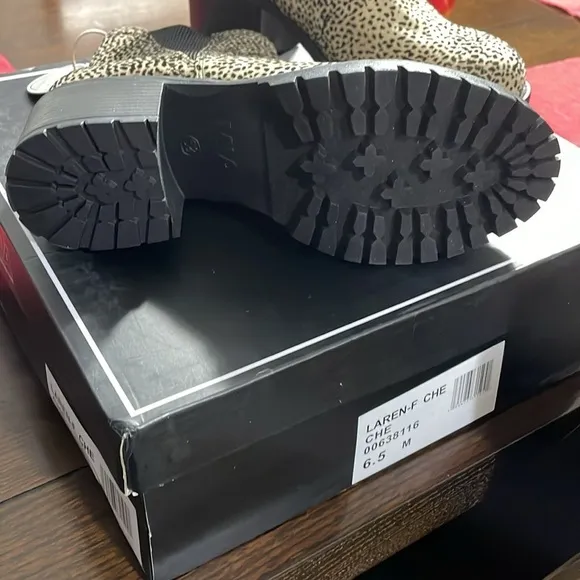 Mia Lauren- F Che Boots, 6.5, NIB