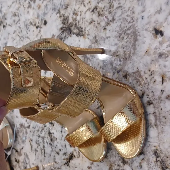 Michael Kors Amos Gold Leather &amp; Hardware Sandals Slide Shoes Heels Pump NEW