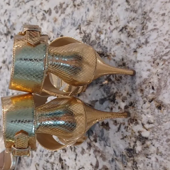 Michael Kors Amos Gold Leather &amp; Hardware Sandals Slide Shoes Heels Pump NEW
