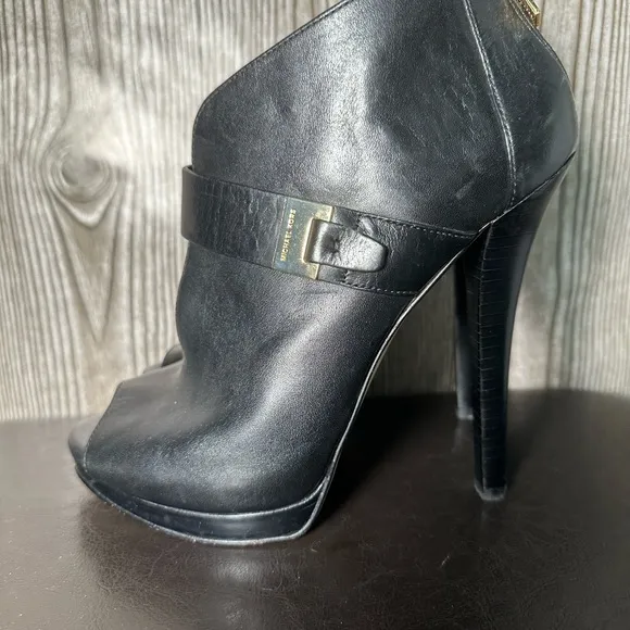 Michael Kors Black Leather Open Toe Bootie Sz 9