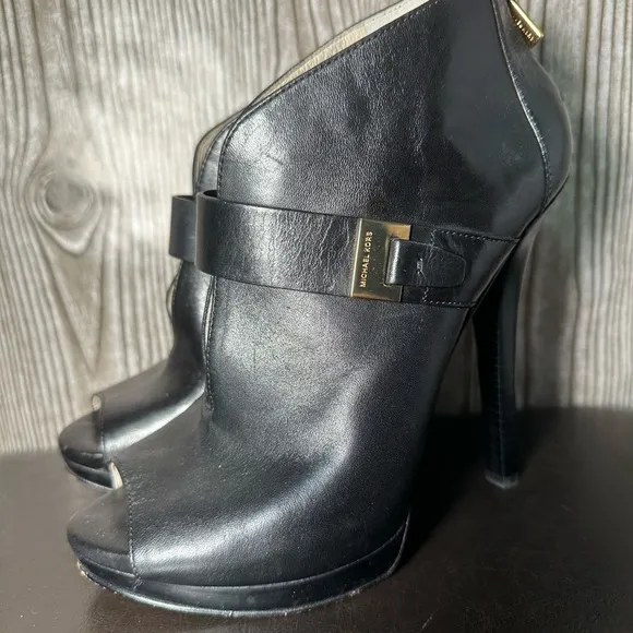 Michael Kors Black Leather Open Toe Bootie Sz 9