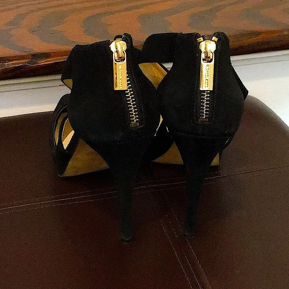 MICHAEL KORS Black Suede Peep Toe Gold Zipper Back High Heel Shoes Sz 8•1/2