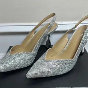 Michael Kors Chelsea Sling Silver Heels Size 9 New In Box