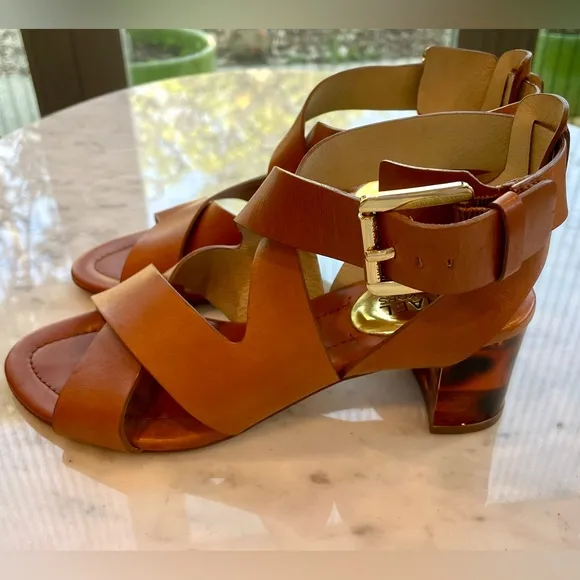 Michael Kors Leather Sandals with buckle and tortoiseshell heel, 6.5, EUC