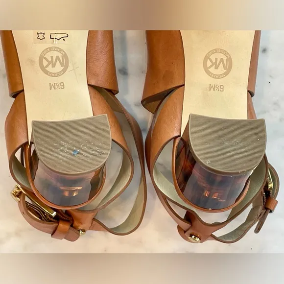 Michael Kors Leather Sandals with buckle and tortoiseshell heel, 6.5, EUC
