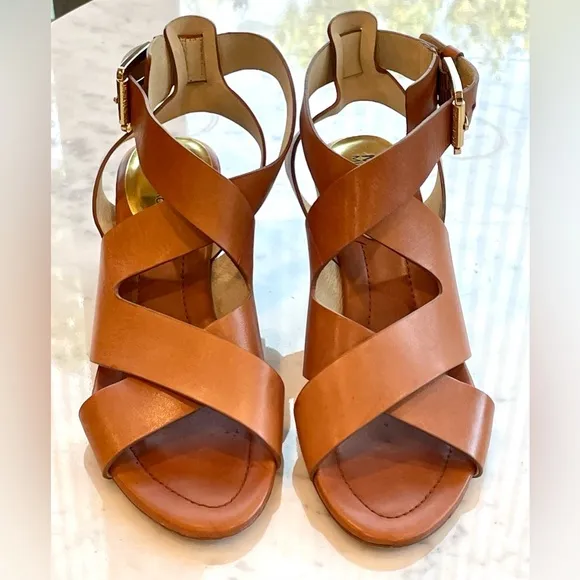 Michael Kors Leather Sandals with buckle and tortoiseshell heel, 6.5, EUC