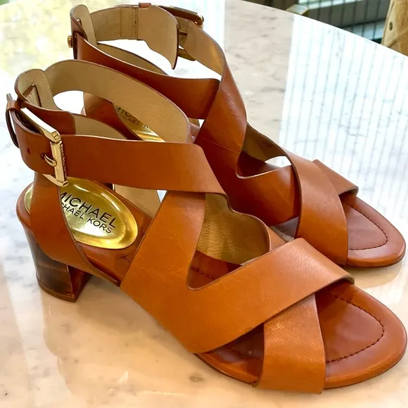 Michael Kors Leather Sandals with buckle and tortoiseshell heel, 6.5, EUC