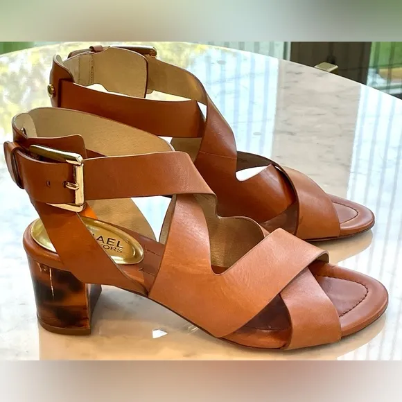 Michael Kors Leather Sandals with buckle and tortoiseshell heel, 6.5, EUC