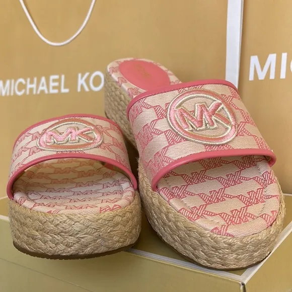 MICHAEL KORS SADLER WEDGEMK OUTLINE JQD/EMB MKTEA ROSE49S3SDFA1YNew