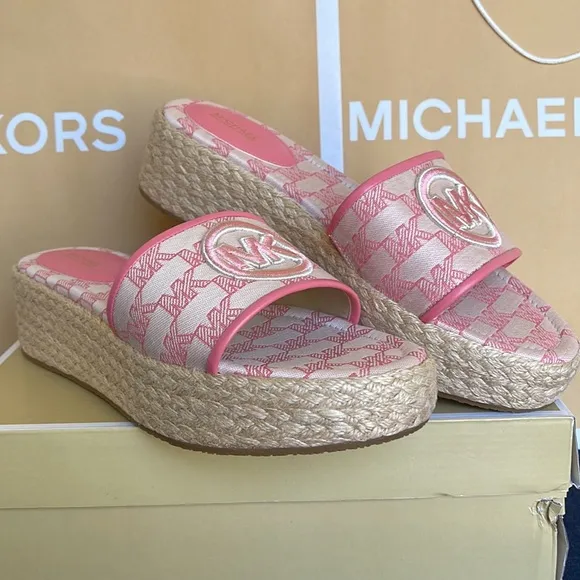MICHAEL KORS SADLER WEDGEMK OUTLINE JQD/EMB MKTEA ROSE49S3SDFA1YNew