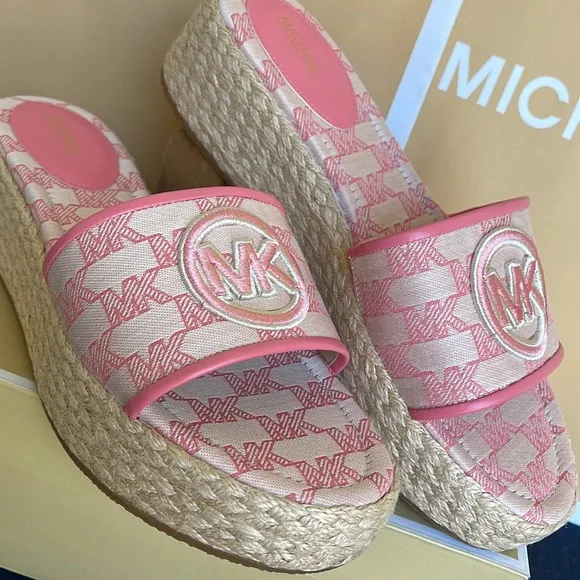 MICHAEL KORS SADLER WEDGEMK OUTLINE JQD/EMB MKTEA ROSE49S3SDFA1YNew
