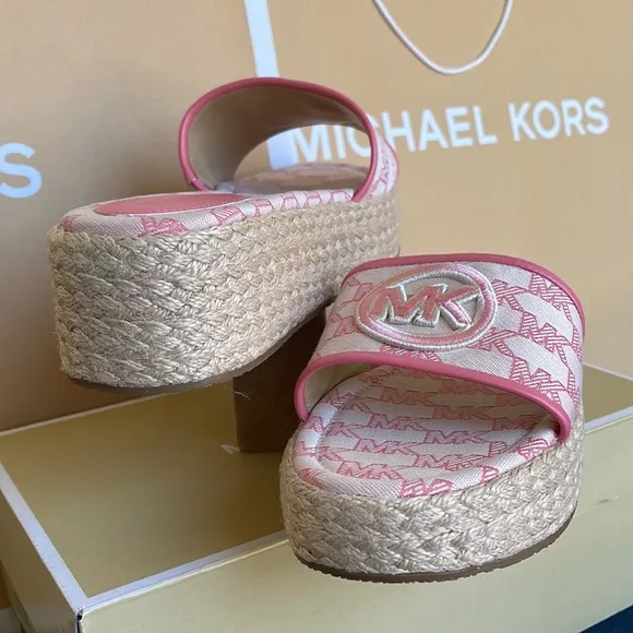 MICHAEL KORS SADLER WEDGEMK OUTLINE JQD/EMB MKTEA ROSE49S3SDFA1YNew