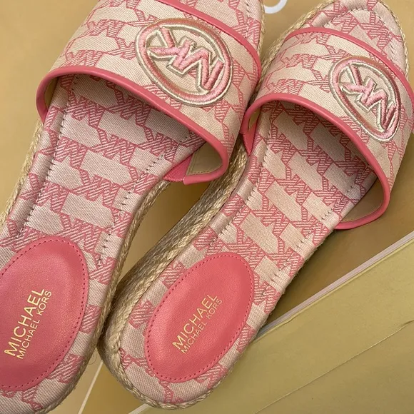 MICHAEL KORS SADLER WEDGEMK OUTLINE JQD/EMB MKTEA ROSE49S3SDFA1YNew