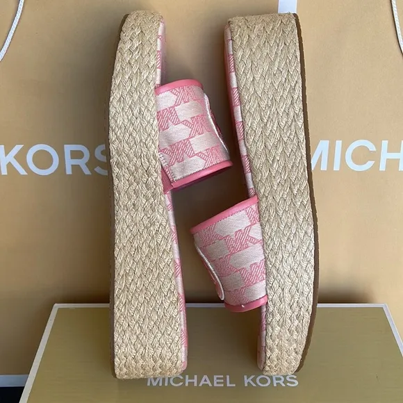 MICHAEL KORS SADLER WEDGEMK OUTLINE JQD/EMB MKTEA ROSE49S3SDFA1YNew