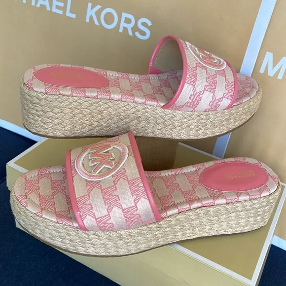 MICHAEL KORS SADLER WEDGEMK OUTLINE JQD/EMB MKTEA ROSE49S3SDFA1YNew