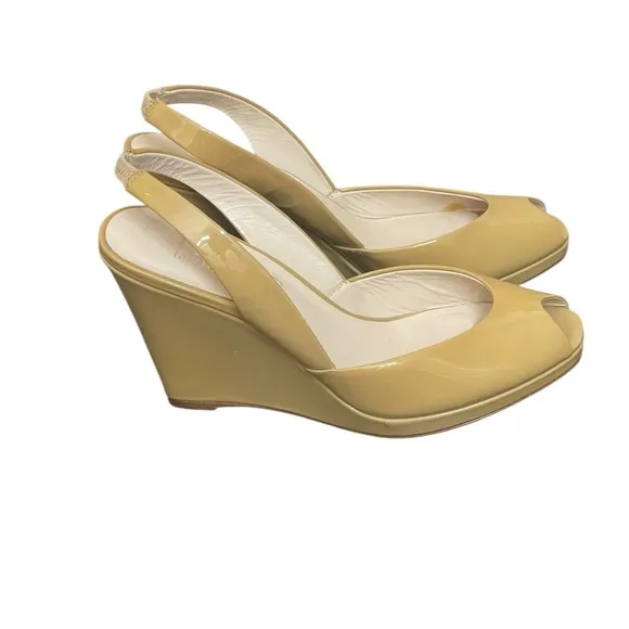 MICHAEL KORS Tan PatentLeather 4&quot; High Wedge Open ToeSlingback Shoes size 7.5M
