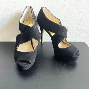 Michael Kors Women's Black Suede Platform Heels Size 9.5 Style AF13E