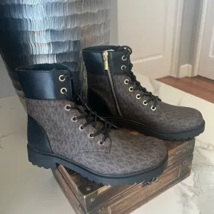 Michael Michael Kors Alistair Combat Boots in Expresso