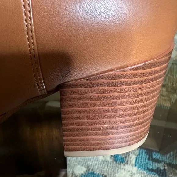 Micheal Kors Carmen Leather Riding Boot in brown (Carmel color) size 6