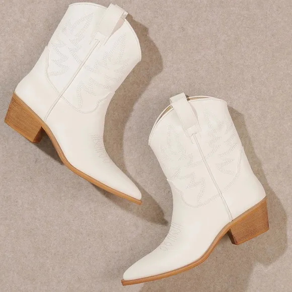 MIIM Claire White Vegan Leather Festival Embroidered Low Cowboy Bootie Size 7