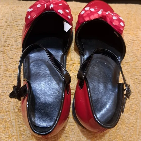 Minnie Mouse Dress, Shoes and Hat (youth) Bundle 10-12 dress, 2-3 shoes