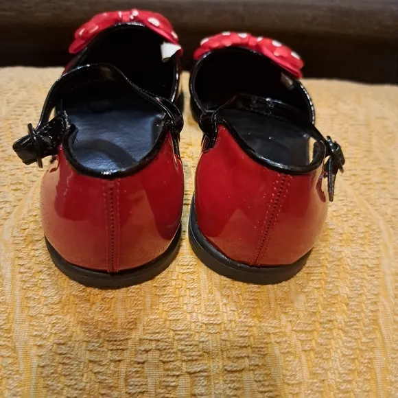 Minnie Mouse Dress, Shoes and Hat (youth) Bundle 10-12 dress, 2-3 shoes