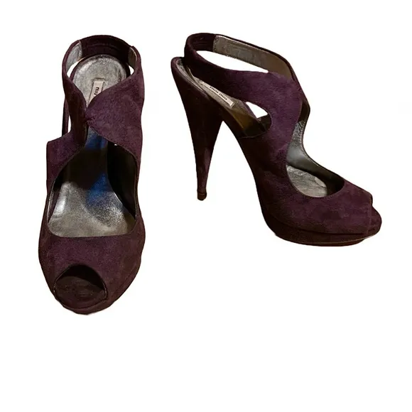 MIU MIU PURPLE SUEDE OPEN TOE HEELS (36.5)