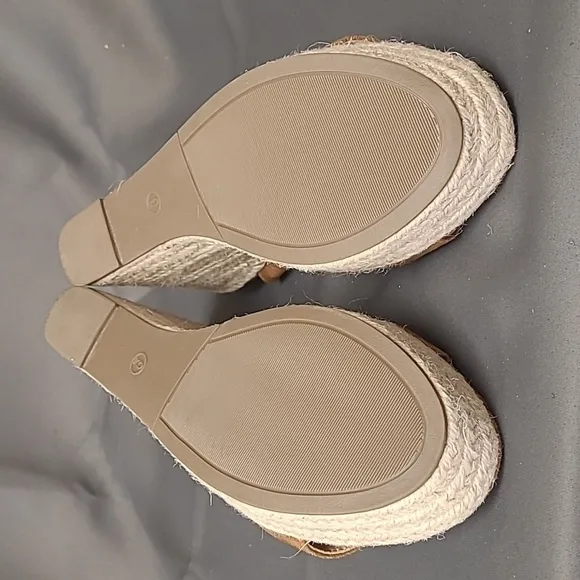 MIX ATB Women's Wedge Sandals w/ Rope Wrapping and buckle closure, Tan, Size 9