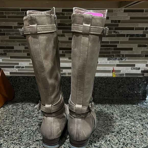 Mix Mooz low wedge heel leather boots