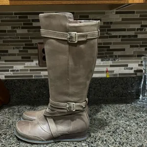 Mix Mooz low wedge heel leather boots