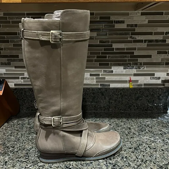 Mix Mooz low wedge heel leather boots