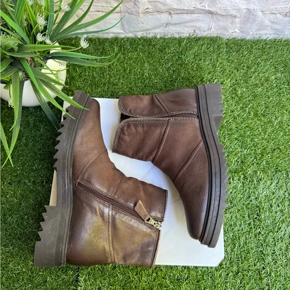 Miz Mooz Frances brown leather boots size 39 US 9 new $200