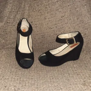 MIZ MOOZ-Natalie-Black Suede Hidden Wedge-Ankle Wrap-Peep Toe-Sz 6.5-Excellent