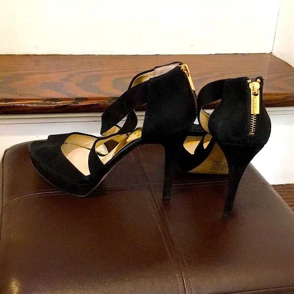 MK MICHAEL KORS Black Suede Peep Toe Gold Zipper Back High Heel Shoes Sz 8-1/2