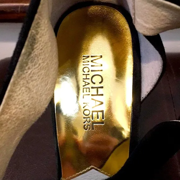 MK MICHAEL KORS Black Suede Peep Toe Gold Zipper Back High Heel Shoes Sz 8-1/2