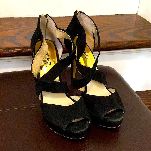 MK MICHAEL KORS Black Suede Peep Toe Gold Zipper Back High Heel Shoes Sz 8-1/2
