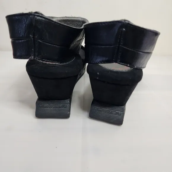Modzori Womens Shoes Black  Leather Hook And Loop Toe Thong Wedge Sandals Size 9