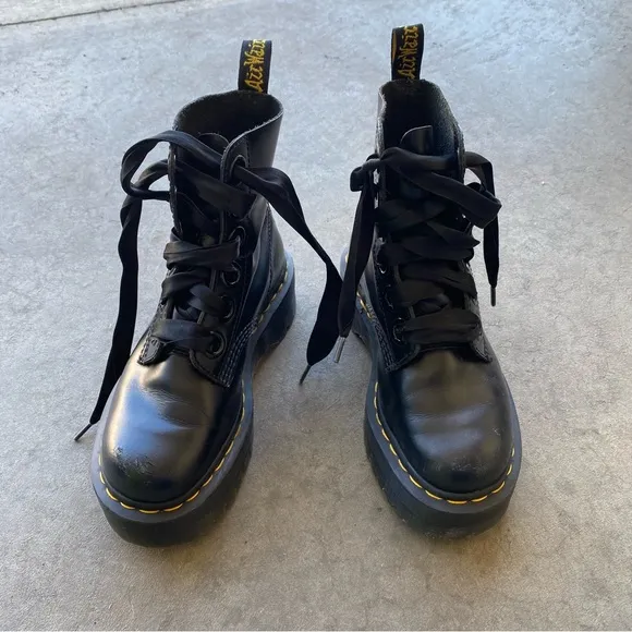 MOLLY WOMEN'S LEATHER PLATFORM BOOTS- size 5