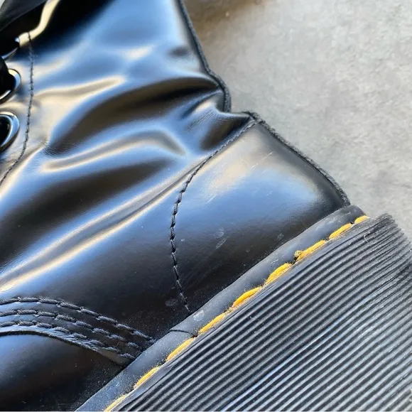 MOLLY WOMEN'S LEATHER PLATFORM BOOTS- size 5