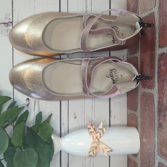 Mommy Monkey Feet size 40 Women's Rose Gold Leather Zip Back Ballet Flats 9.5