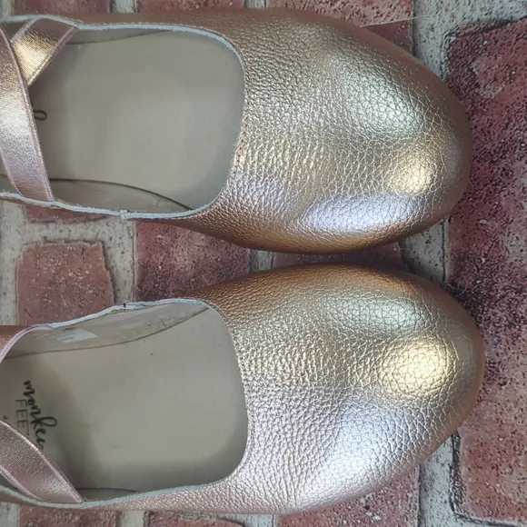 Mommy Monkey Feet size 40 Women's Rose Gold Leather Zip Back Ballet Flats 9.5