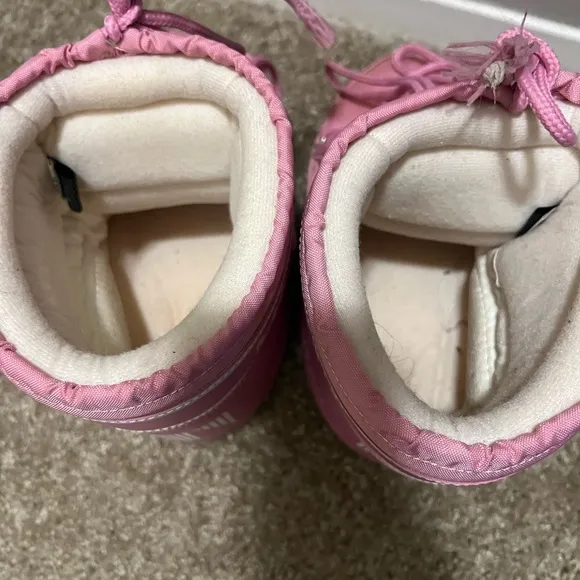Moon Boot icon low pink nylon boots $195By tecnica