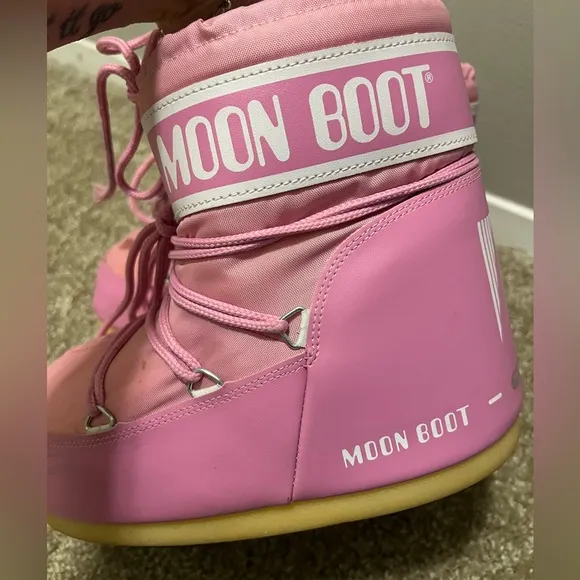 Moon Boot icon low pink nylon boots $195By tecnica