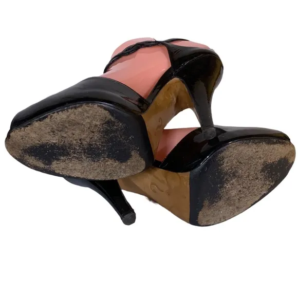 MOSCHINO BLACK PATENT LEATHER T-STRAP PEEP TOE HEELS (37)