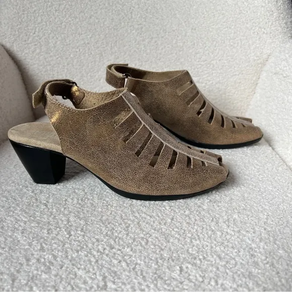 Munro Abby Peep Toe Slingback Sandals Tan Gold Leather Stacked Heel Women's 7.5