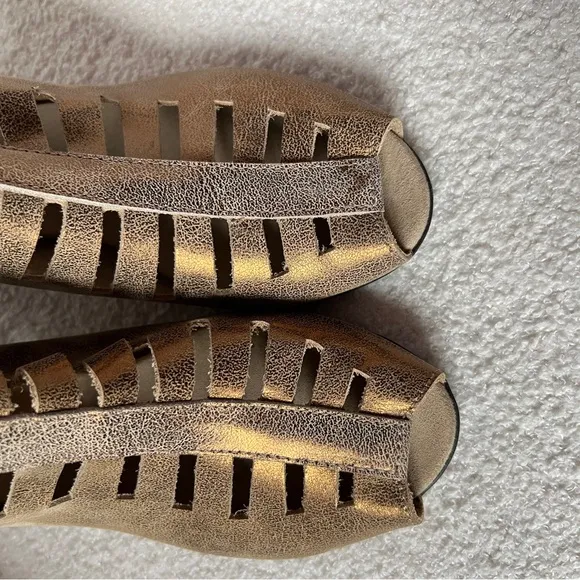 Munro Abby Peep Toe Slingback Sandals Tan Gold Leather Stacked Heel Women's 7.5