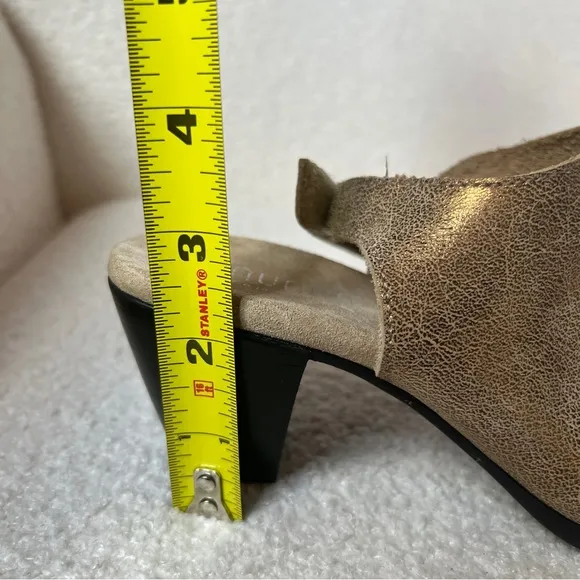 Munro Abby Peep Toe Slingback Sandals Tan Gold Leather Stacked Heel Women's 7.5
