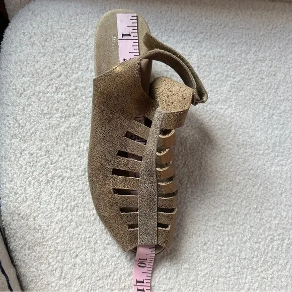 Munro Abby Peep Toe Slingback Sandals Tan Gold Leather Stacked Heel Women's 7.5